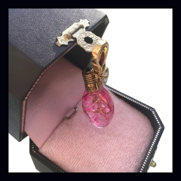 Juicy Couture Limited Edition Light Bulb Charm - Picture 3 of 15